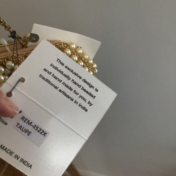 Santi Gemelli Clutch Pearl with Taupe Silk with brass strap - Picture 9 of 16